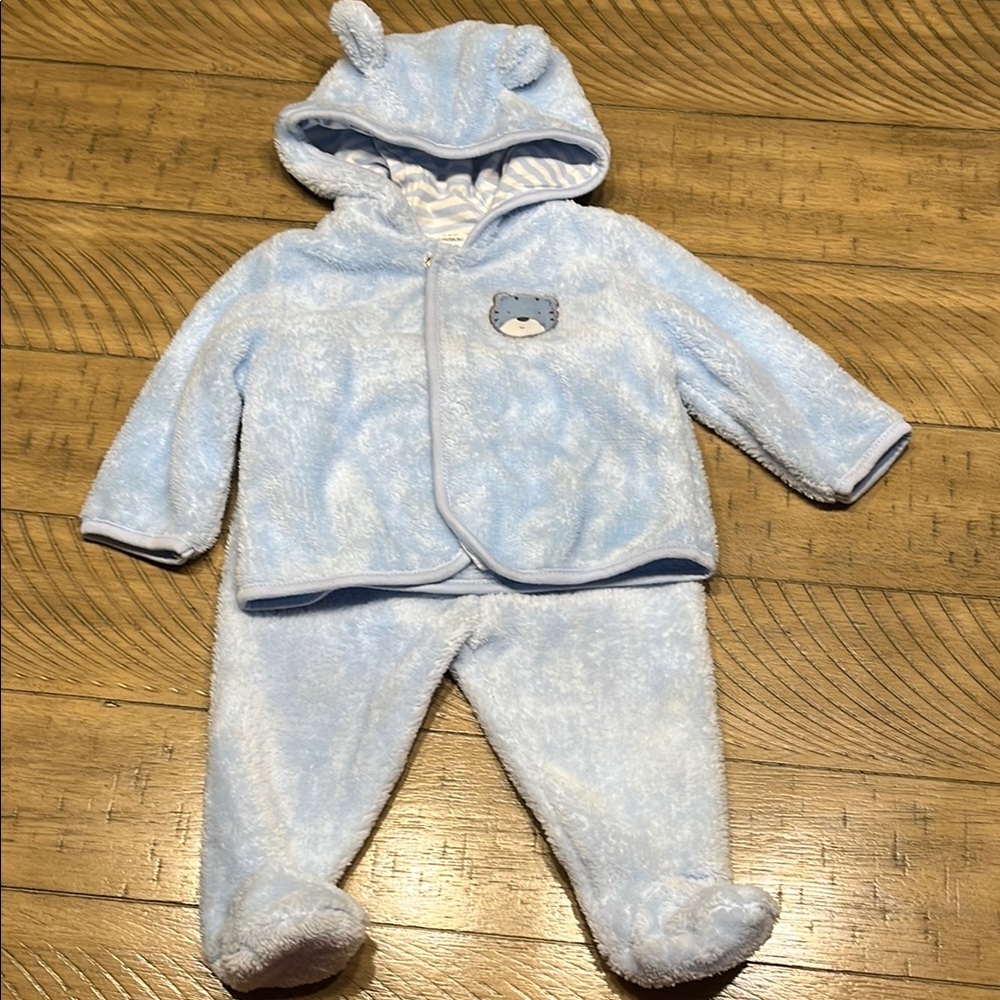 Adorable Blue Fuzzy Baby Outfit with Bear Design
